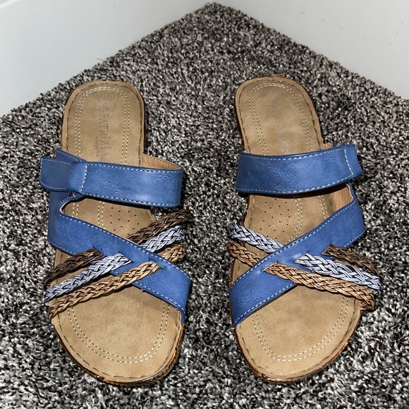 Blue and brown wedge. Size 10 but runs small - Picture 2 of 3